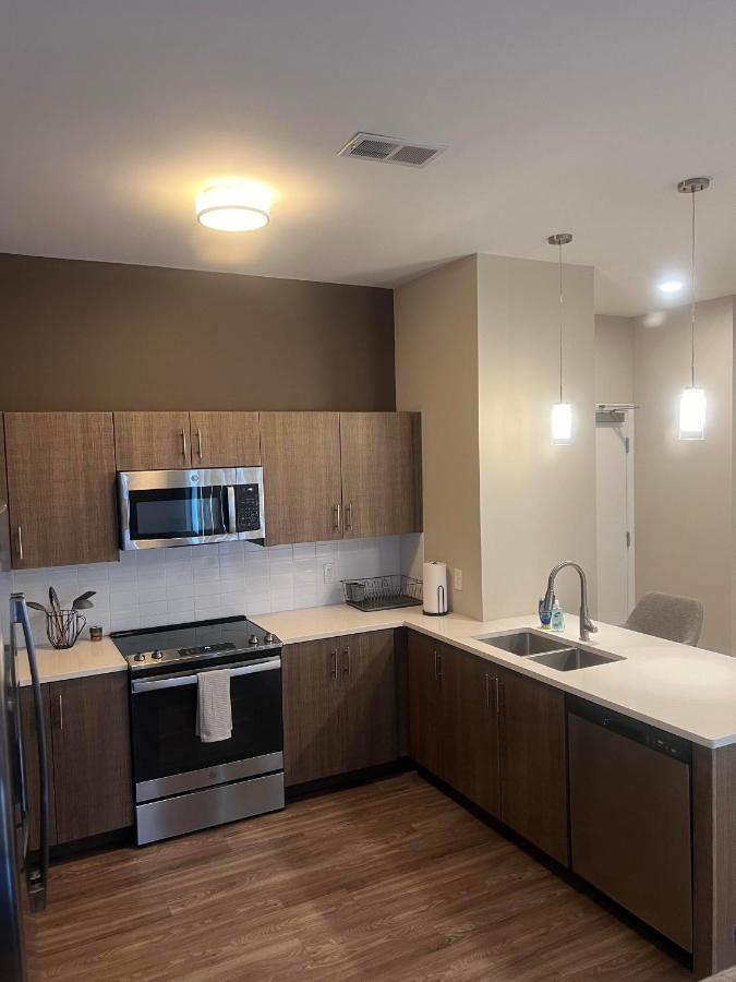 End Of Summer Deals!! Modern 2 Bed 1 Bedroom In Heart Of Midtown Kansas City! Eksteriør bilde